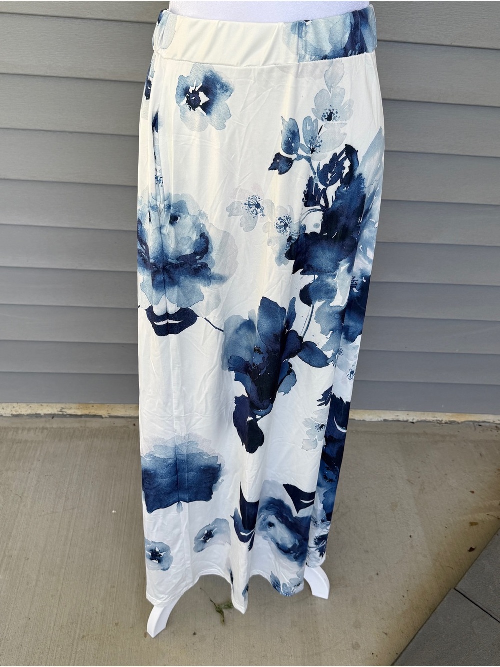 NWOT 1XL Blue Floral Maxi Skirt Pockets Elastic Waist Teacher Cottagecore Summer